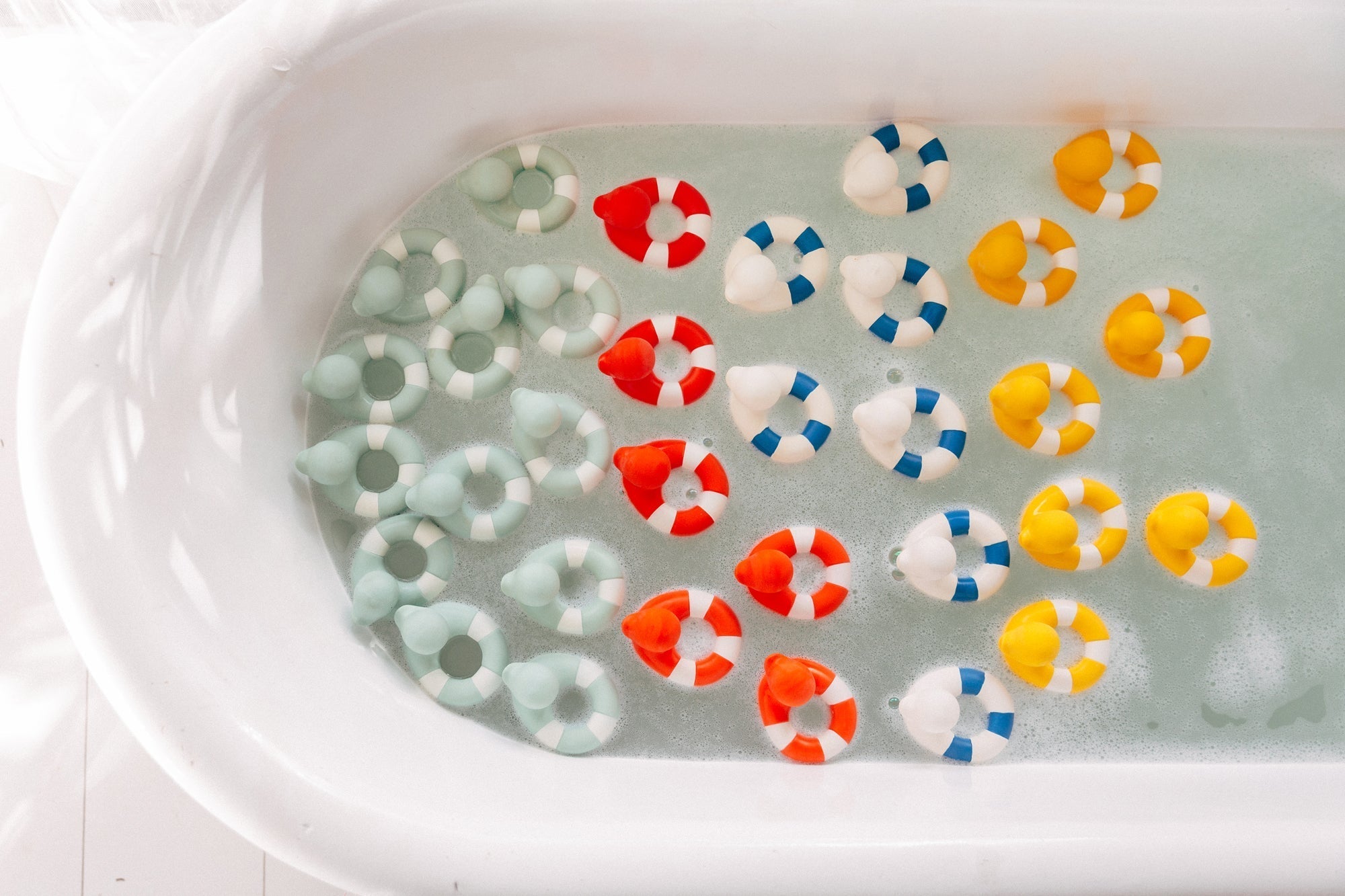 Produit Flo The Floatie Navy Collection