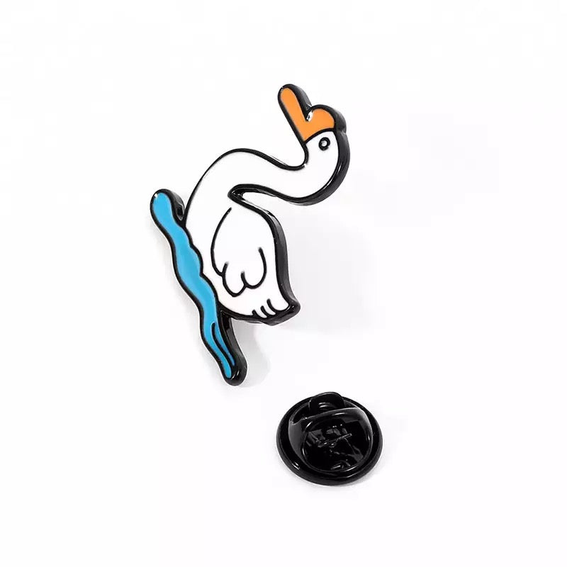 pins canard blanc sur l eau