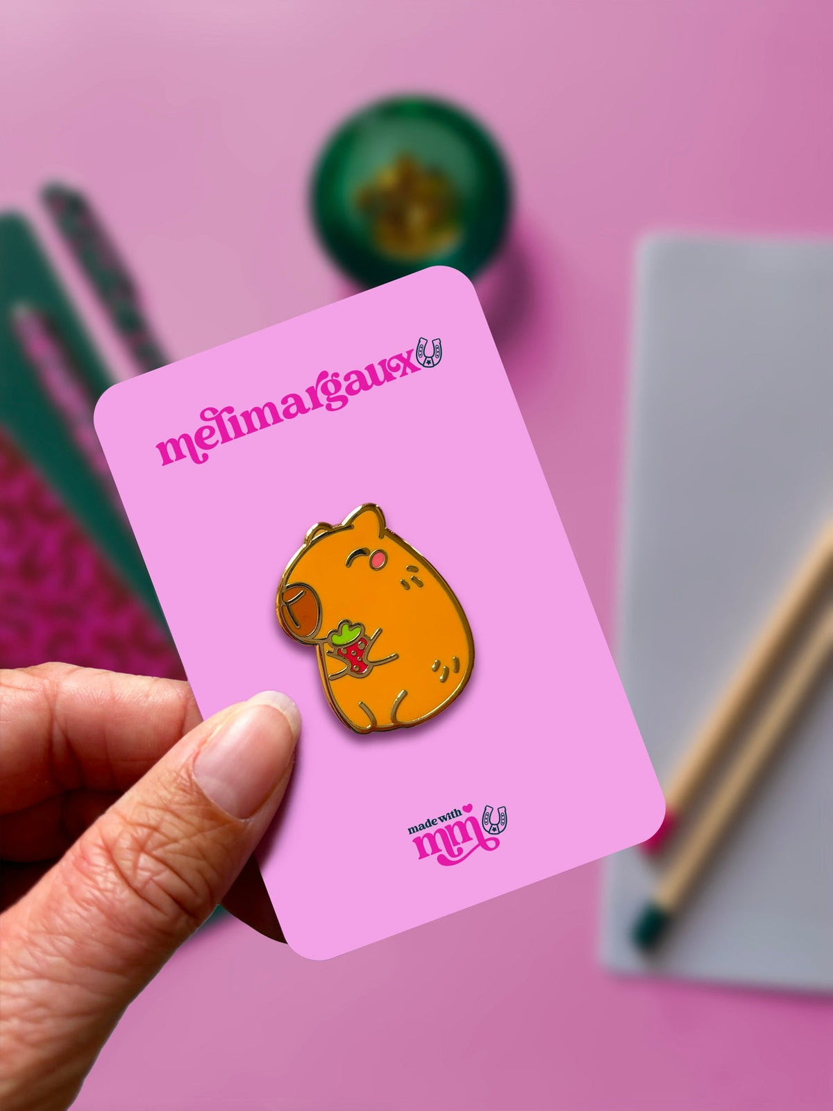 Capybaras | Pin’s emaillés — vue 3