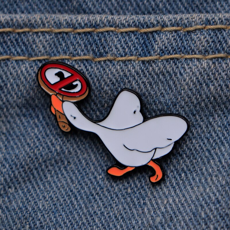Pin's Canard Blanc avec Panneau