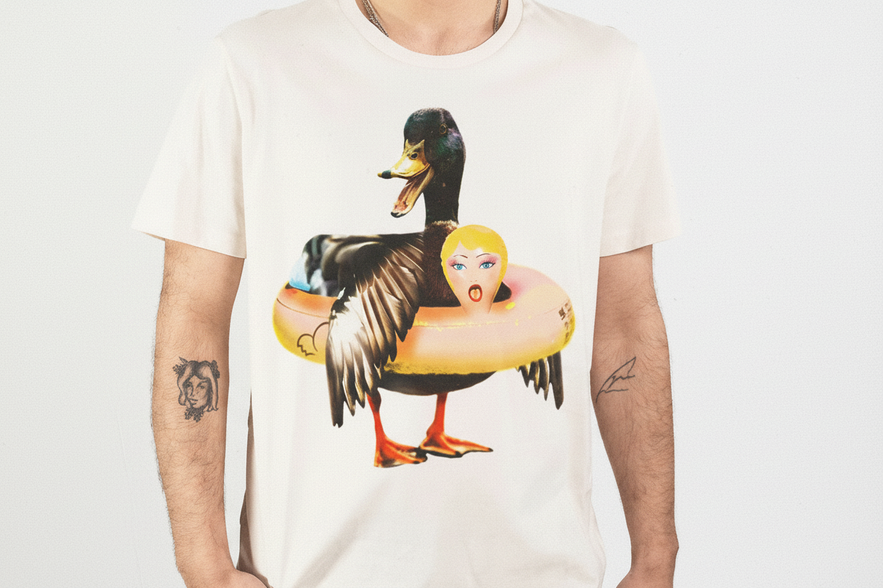 T-Shirt Anatra Selvatica con Ciambella Gonfiabile