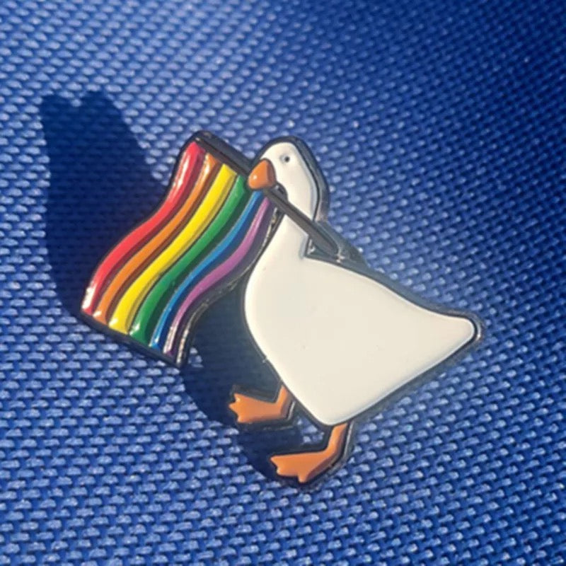 Pin's Canard Blanc Drapeau LGBT